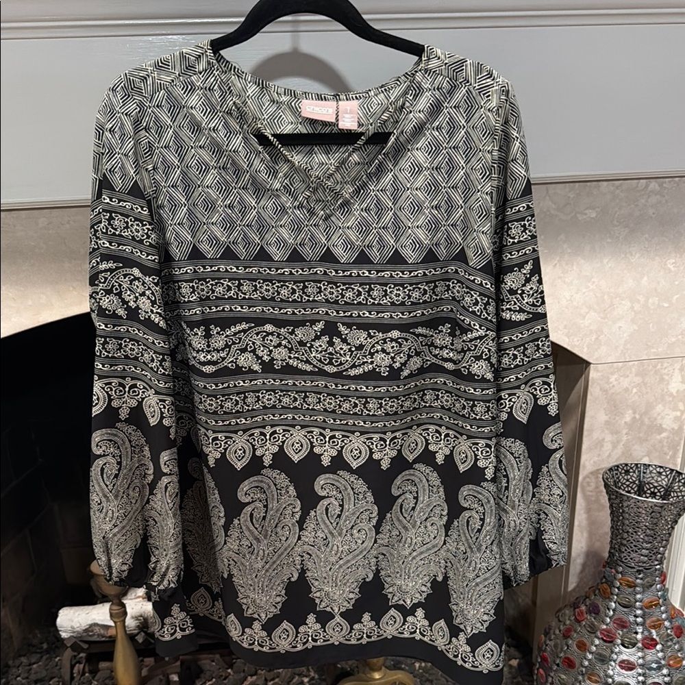 Chico's Black and Cream Geometric Pattern Top size medium
